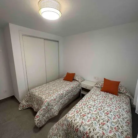Cozy 2 Min From The Апартаменты Фуэнхирола