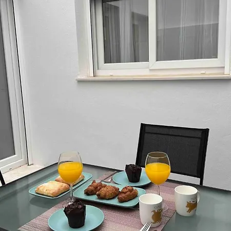 Cozy 2 Min From The Апартаменты